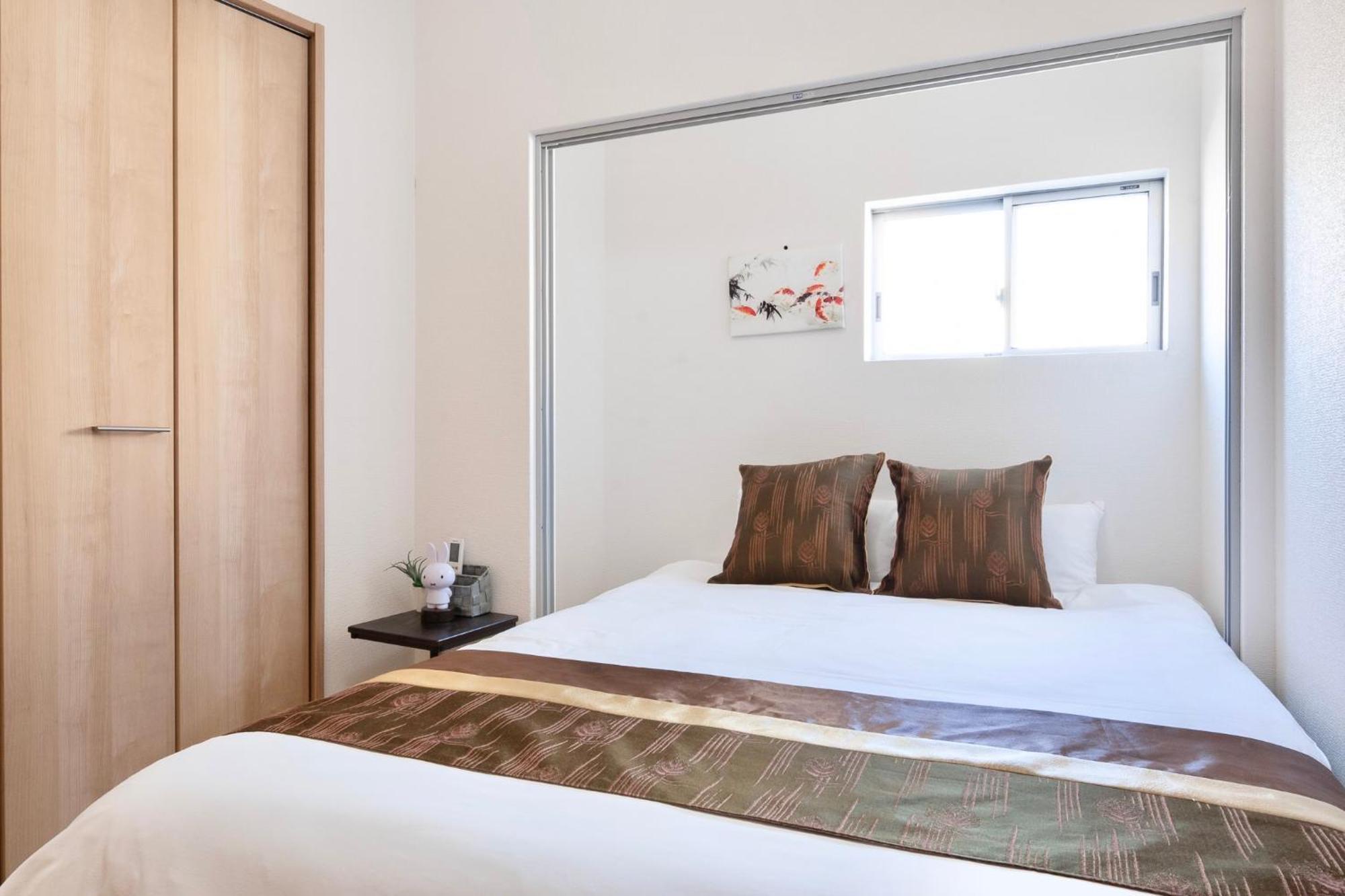 Appartement Tsudoi 集 - 5 Bed Rooms, Max 11, 2 Bath Rooms, 1hr To Kix, 30min To Namba, 2-bldg Connected Private House