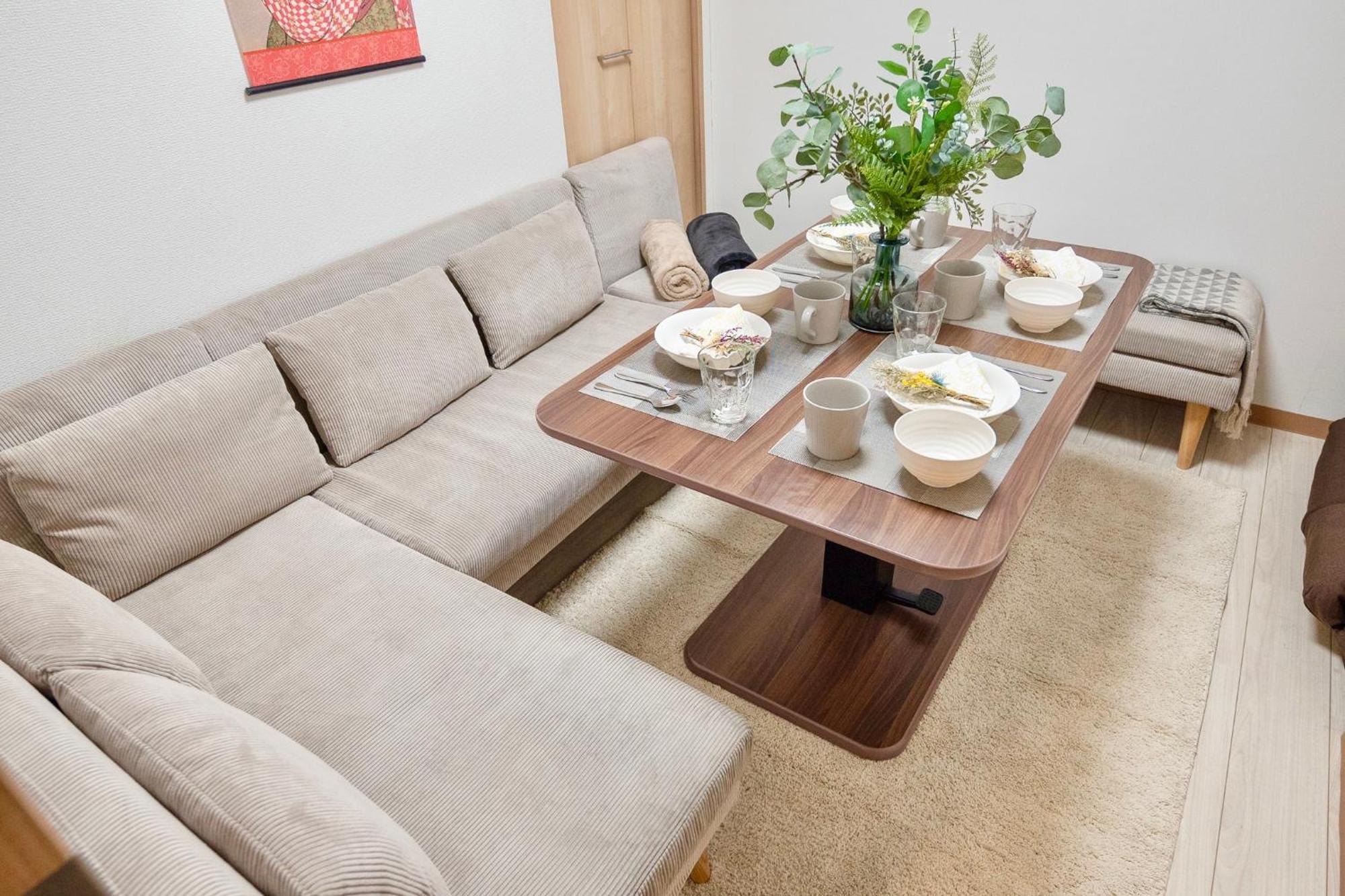 Appartement Tsudoi 集 - 5 Bed Rooms, Max 11, 2 Bath Rooms, 1hr To Kix, 30min To Namba, 2-bldg Connected Private House Ōsaka