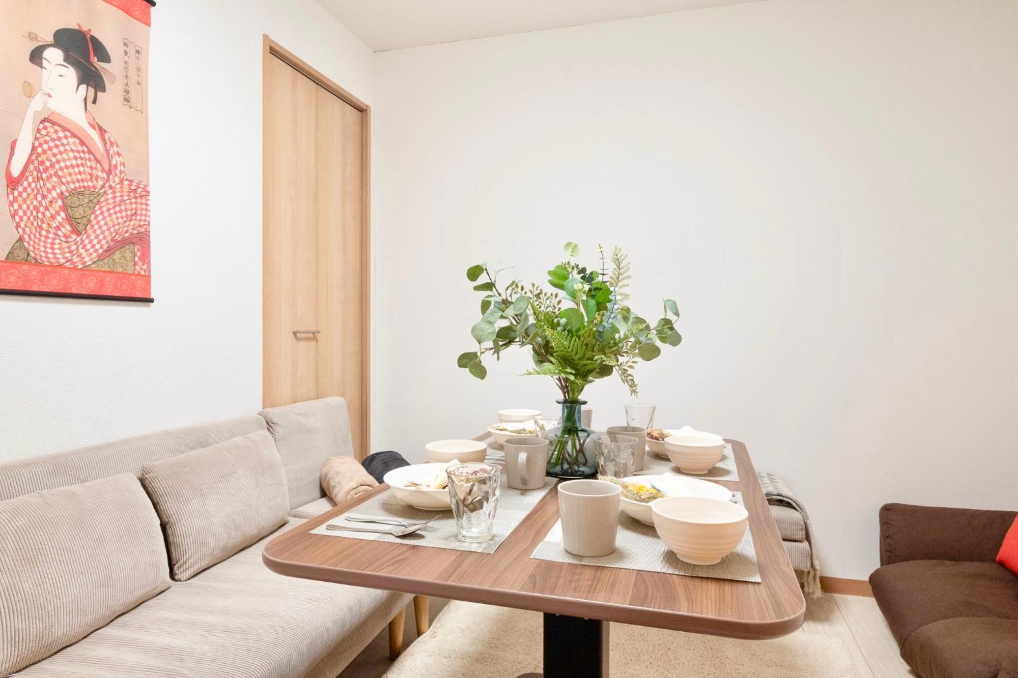 Appartement Tsudoi 集 - 5 Bed Rooms, Max 11, 2 Bath Rooms, 1hr To Kix, 30min To Namba, 2-bldg Connected Private House *